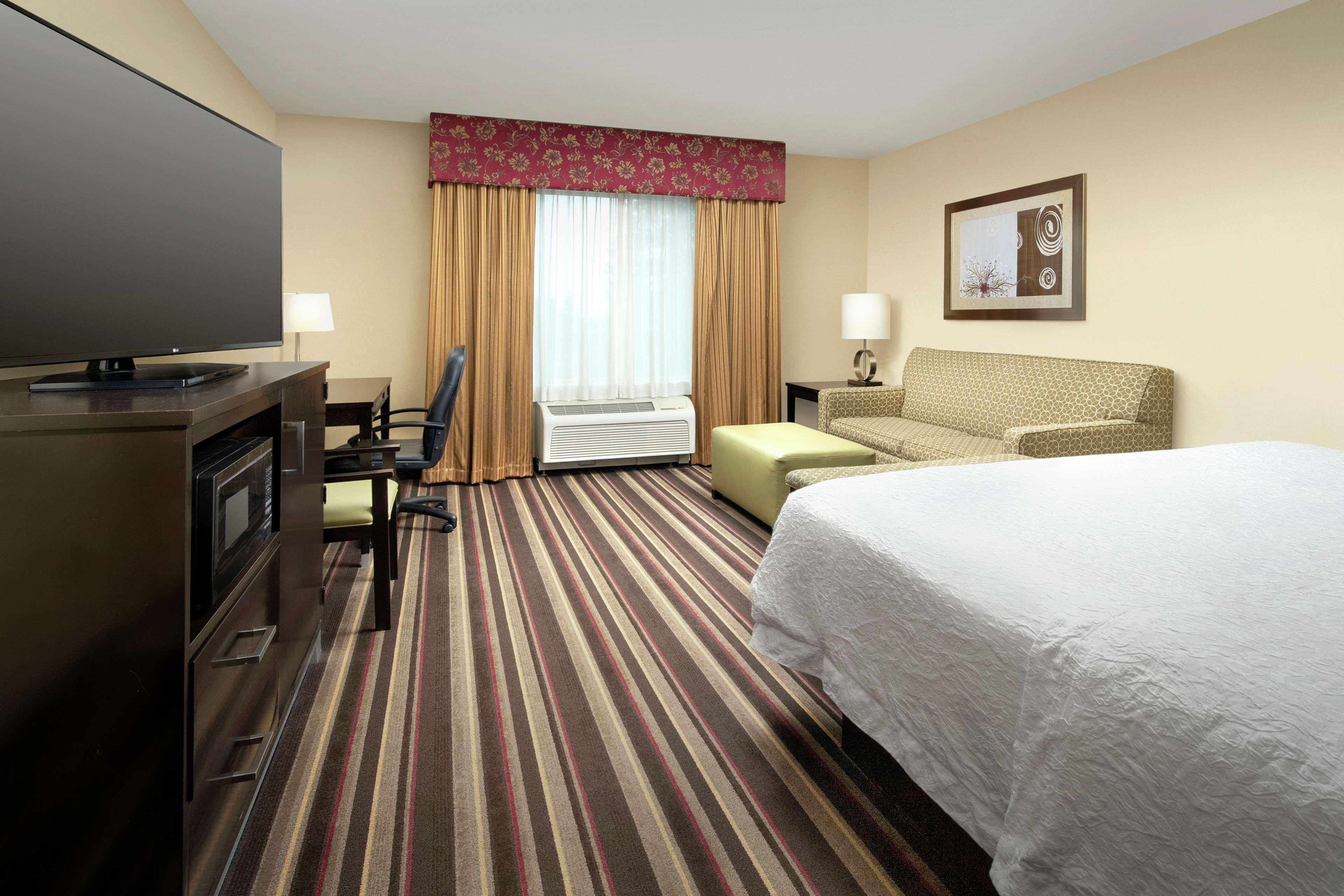 Hampton Inn & Suites Seattle/Федерал-Уэй Экстерьер фото