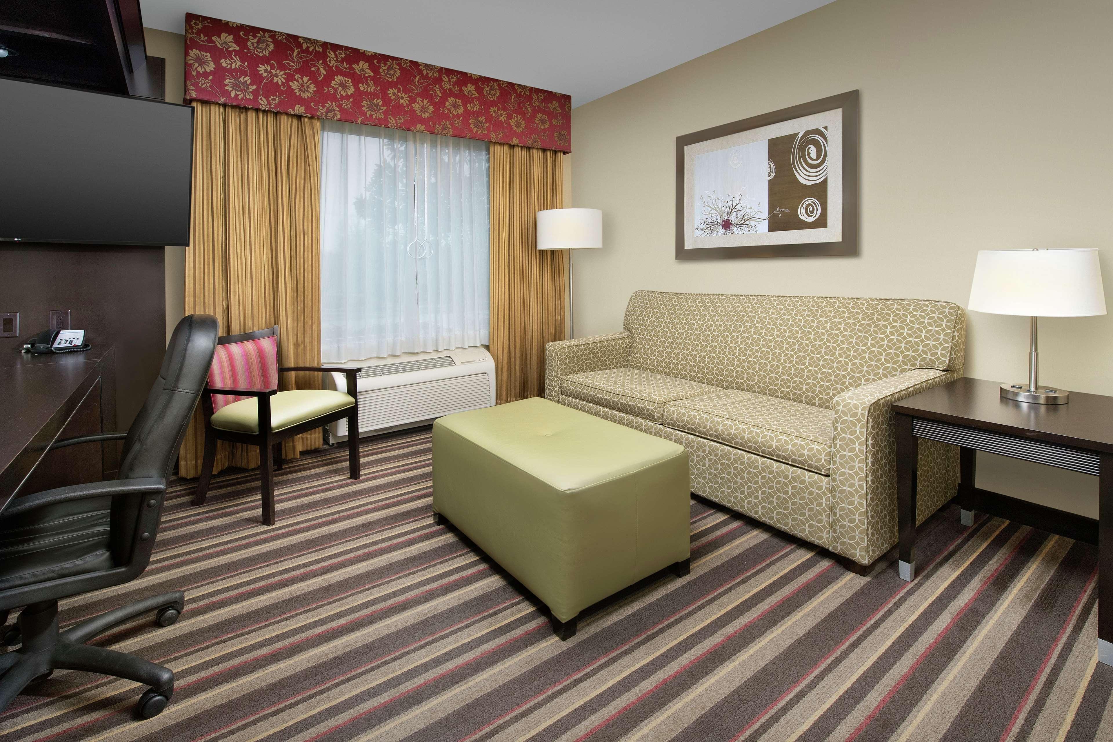 Hampton Inn & Suites Seattle/Федерал-Уэй Экстерьер фото