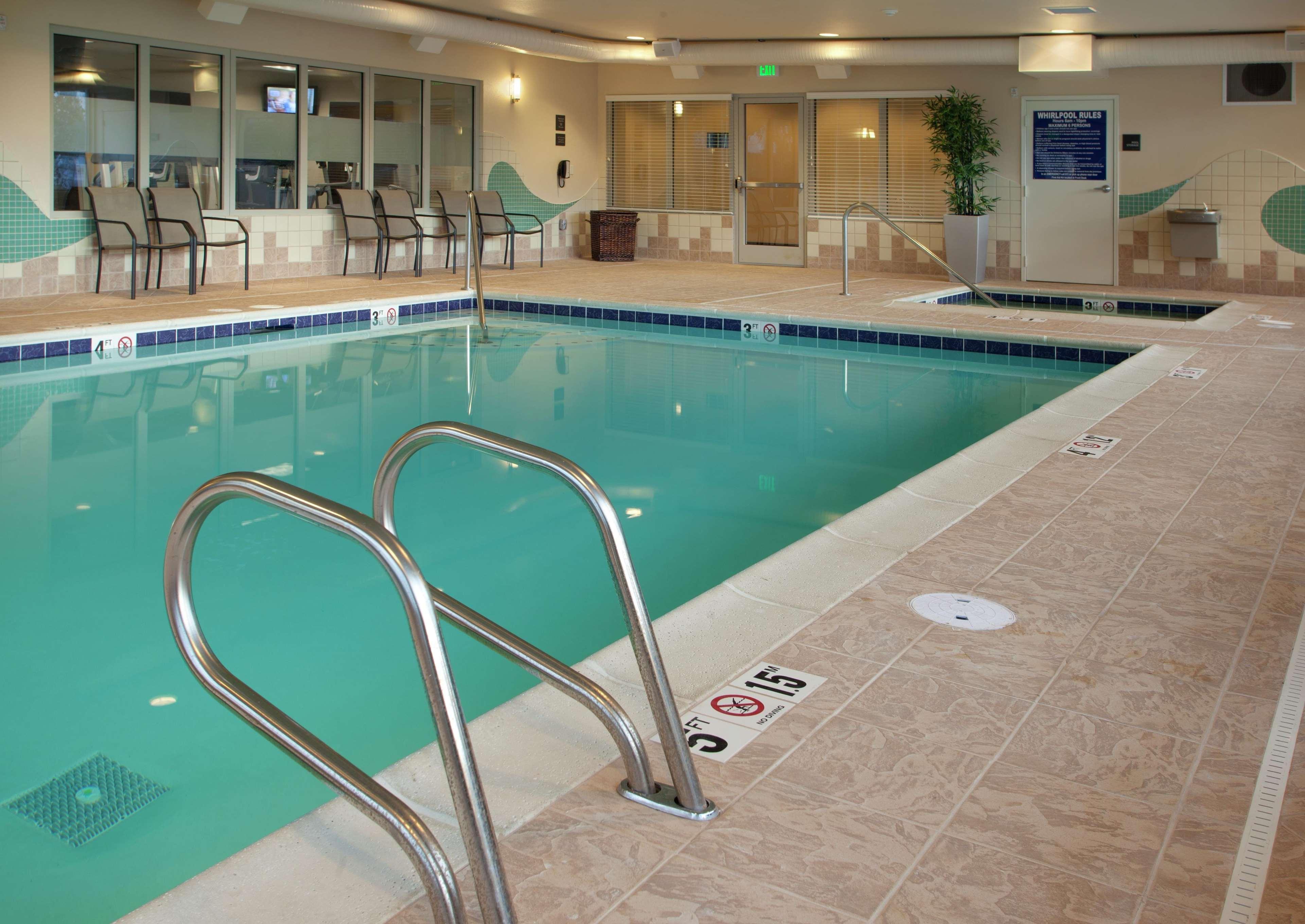 Hampton Inn & Suites Seattle/Федерал-Уэй Экстерьер фото