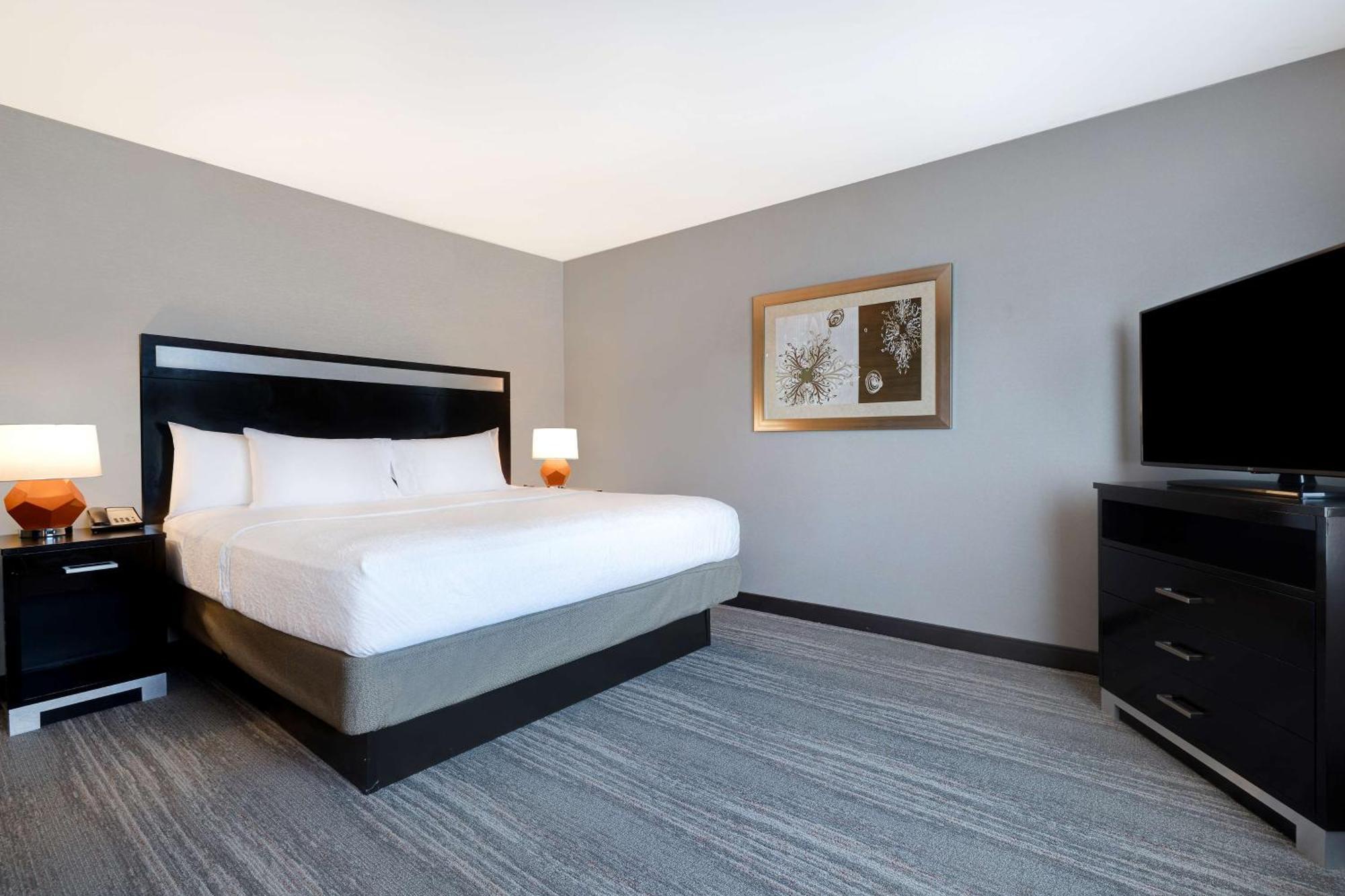 Hampton Inn & Suites Seattle/Федерал-Уэй Экстерьер фото