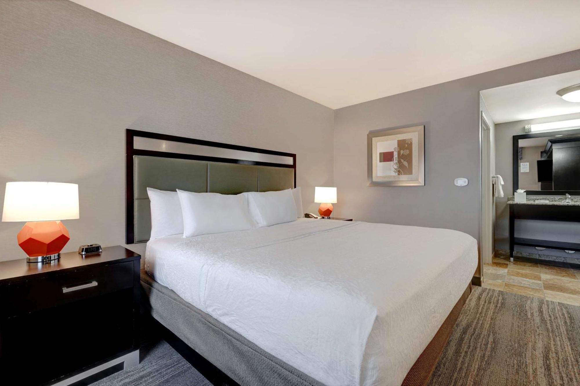 Hampton Inn & Suites Seattle/Федерал-Уэй Экстерьер фото
