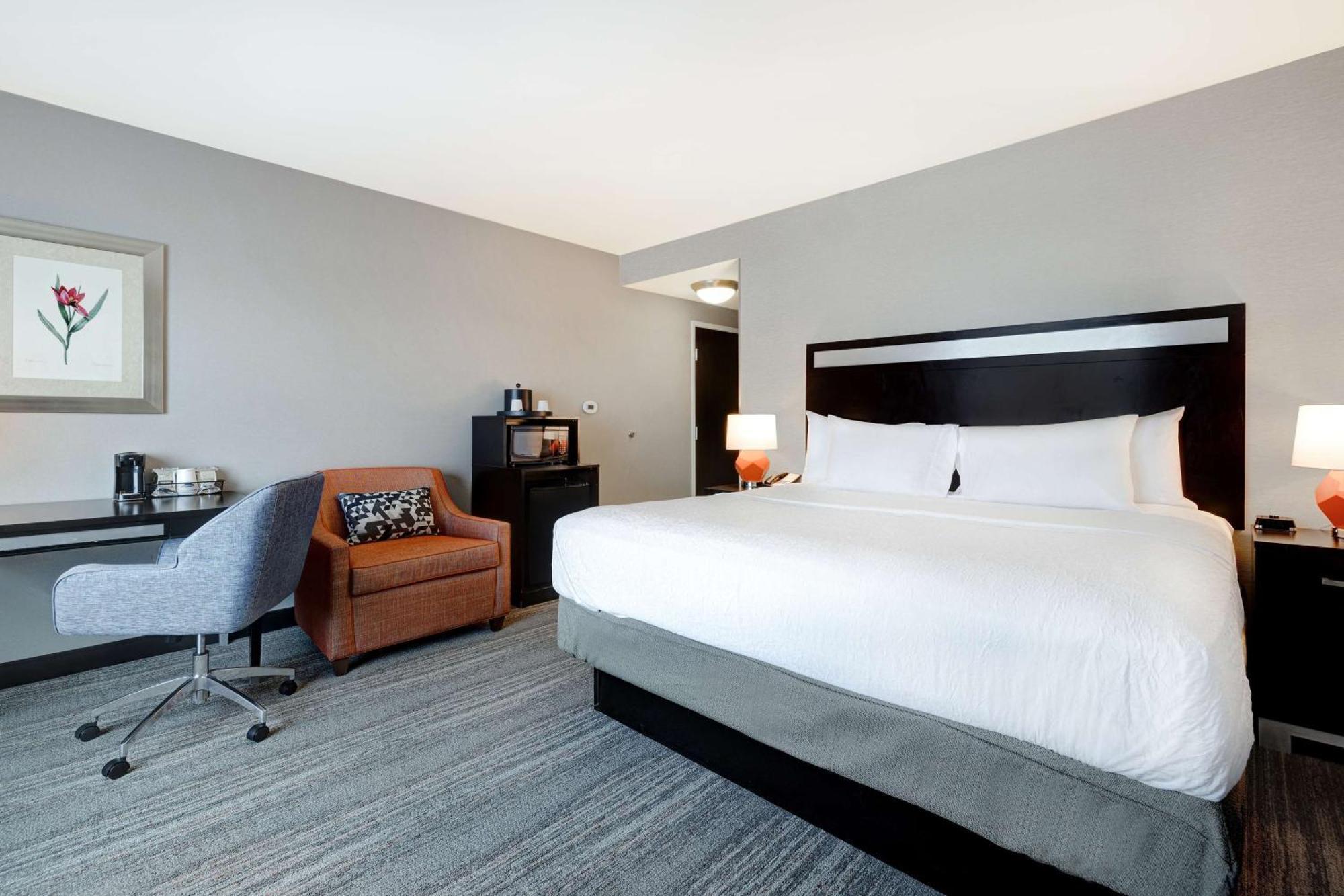 Hampton Inn & Suites Seattle/Федерал-Уэй Экстерьер фото