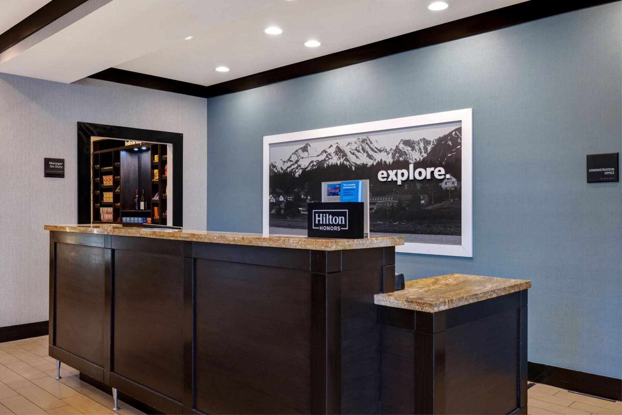 Hampton Inn & Suites Seattle/Федерал-Уэй Экстерьер фото